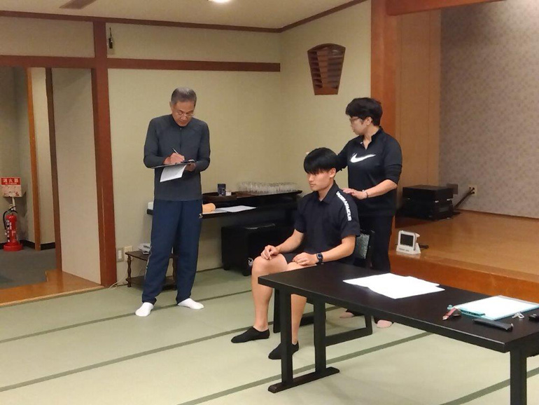筋肉の硬さ測定